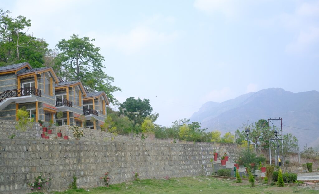 Best places to stay in Rishikesh with family