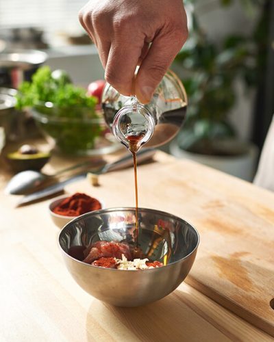 chef-making-salad-2022-02-01-22-40-03-utc.jpg chef-making-salad-2022-02-01-22-40-03-utc.jpg